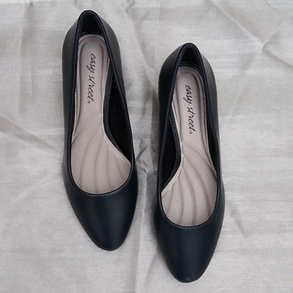 A pair of Fabulous Easy Street navy shoes.